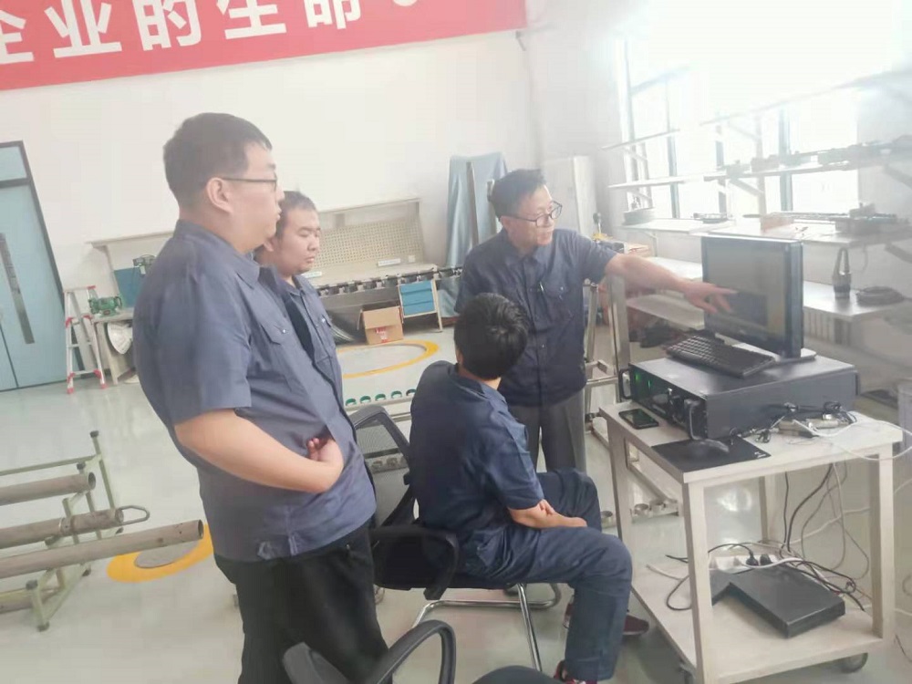 1626923371748590.jpg 奥华电子工作场景.jpg