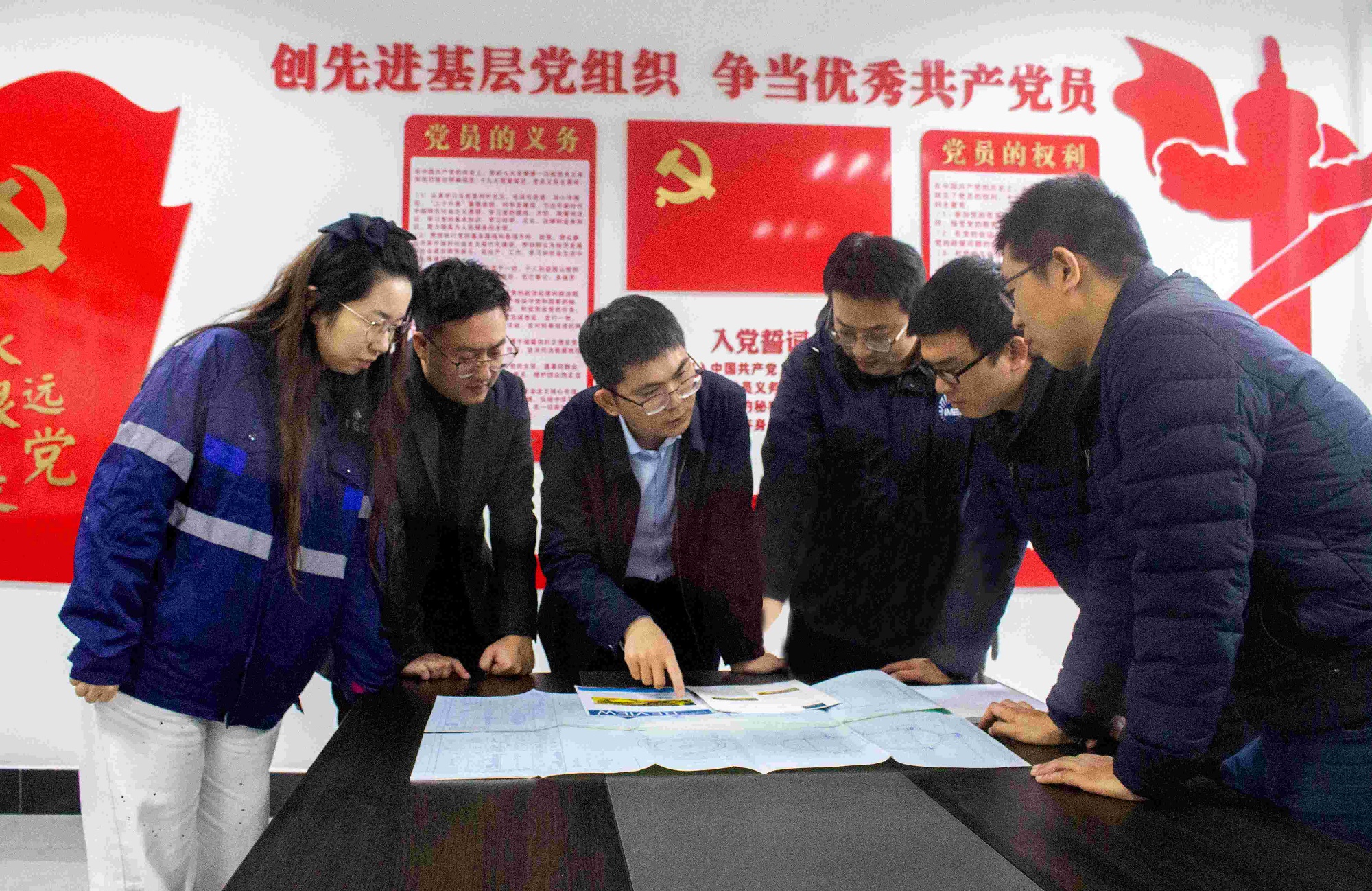 1697702910880587.jpg 水下公司工作照(1)(1).jpg