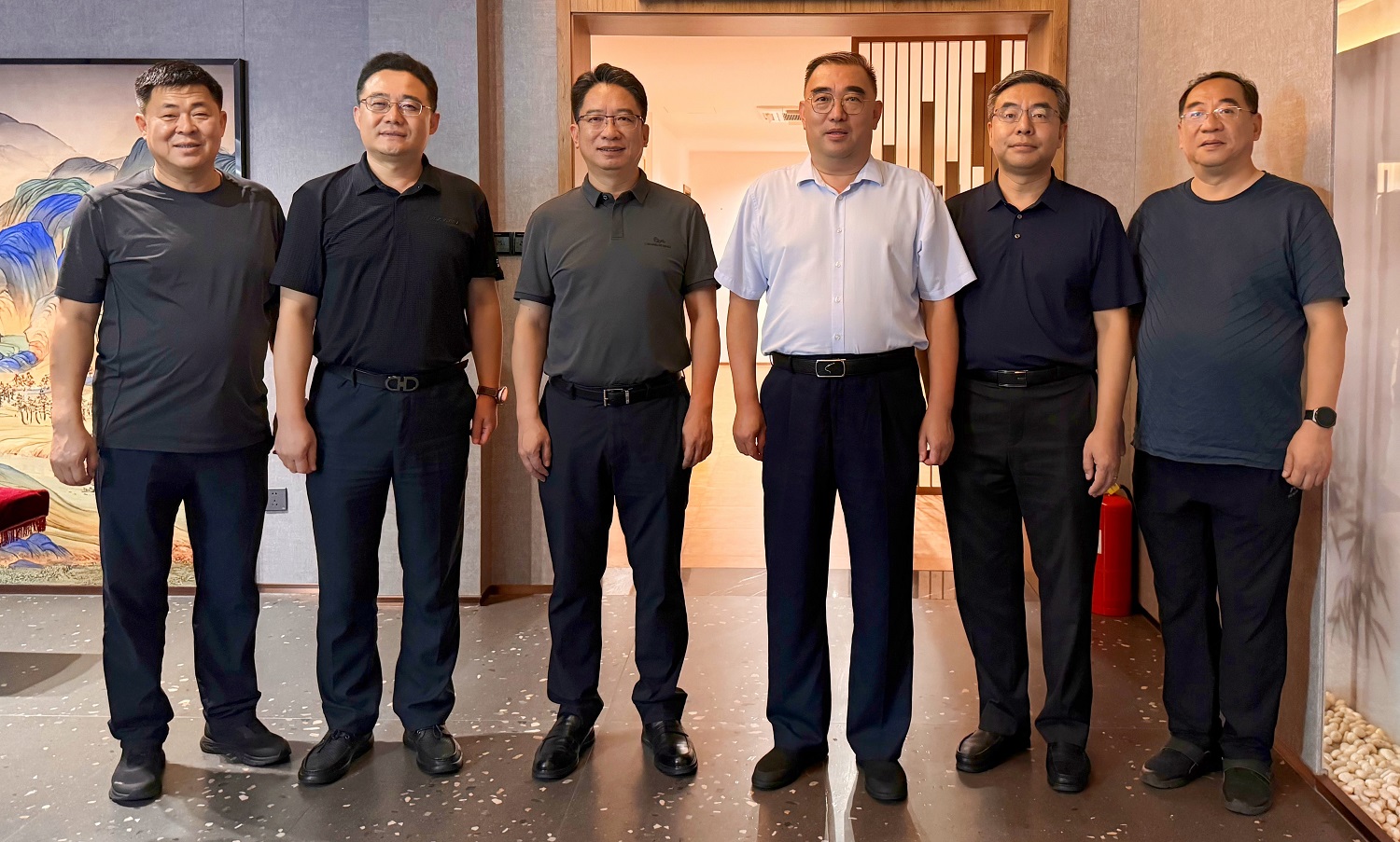 1723624621269760.jpg 合影改.jpg