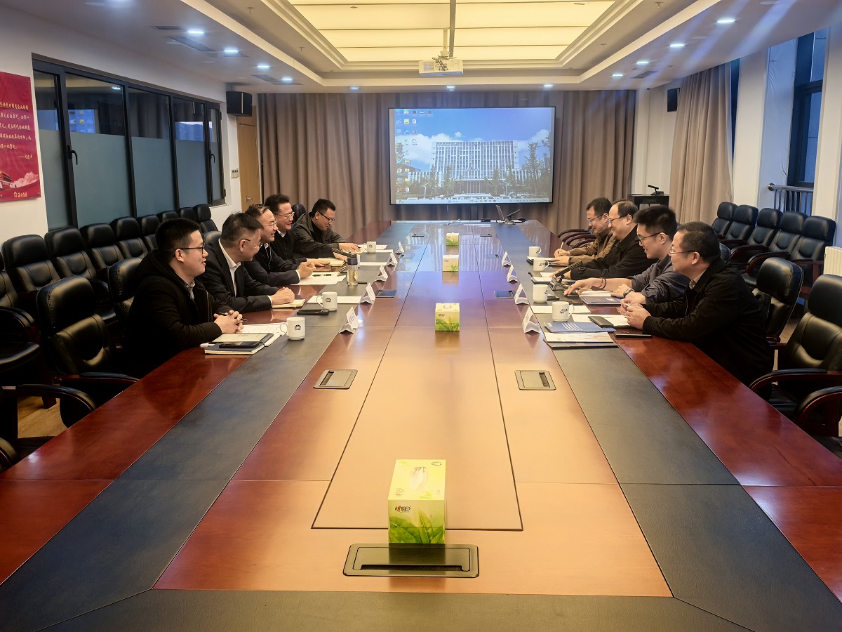 1761291151996922.jpg 座谈会1.jpg
