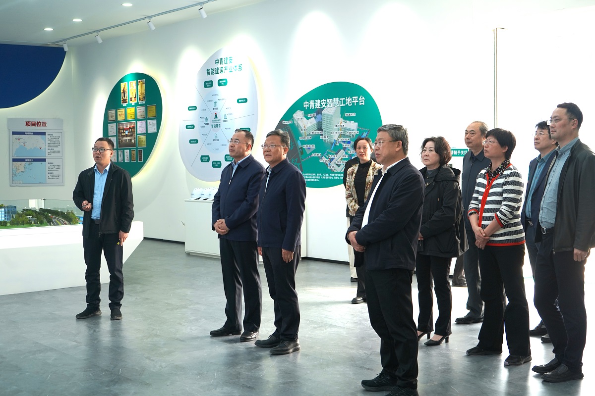 1776650648917625.jpg 海试场参观讲解2.JPG