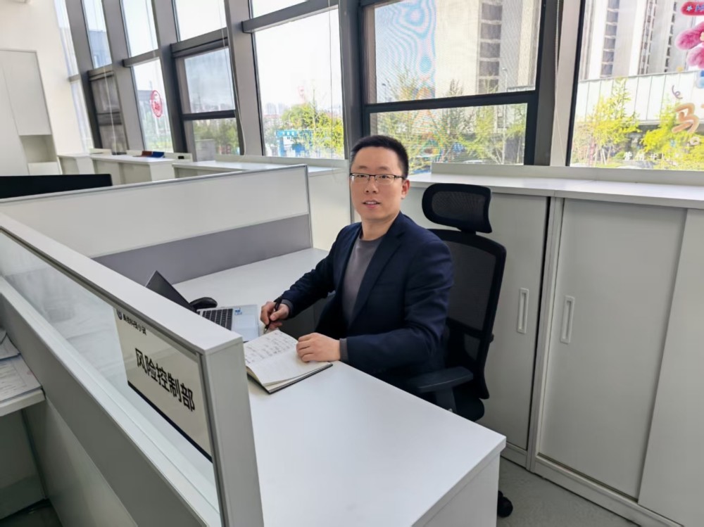 1778036122400745.jpg 房晓斌.jpg