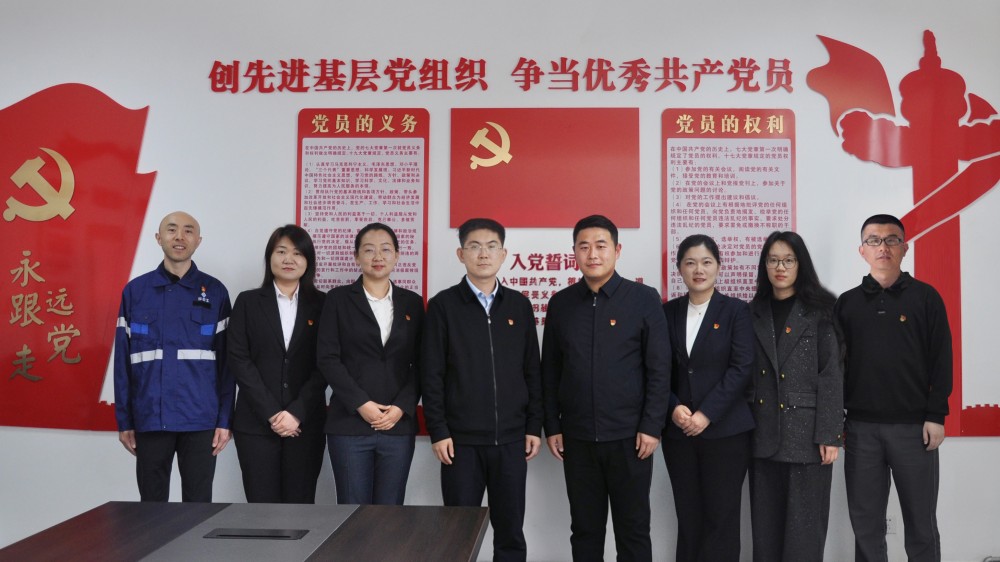 水下公司党支部合照  横(1).jpg